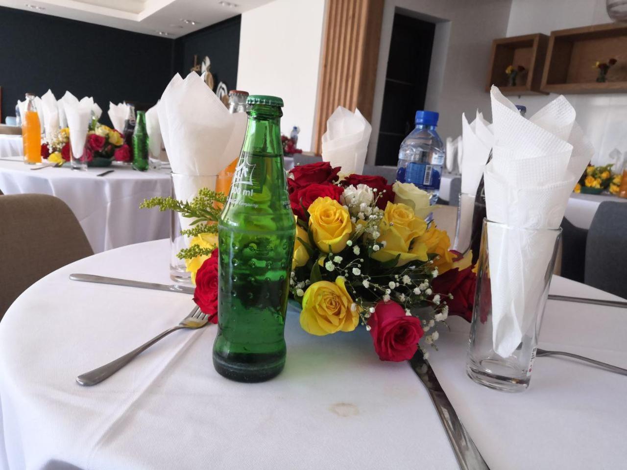 Mazeki Addis Boutique Hotel Dış mekan fotoğraf
